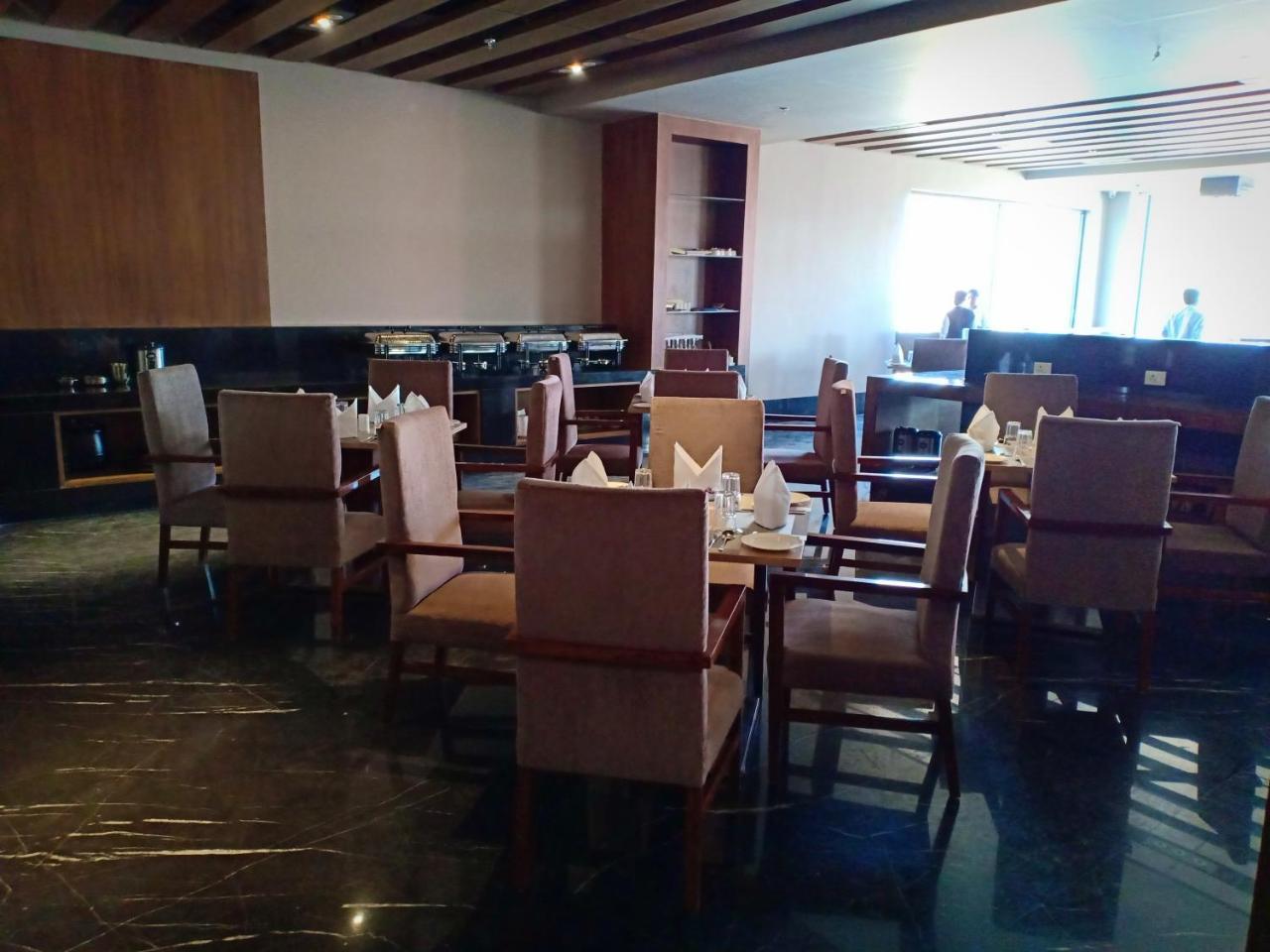 Pipul Padmaja Premium Hotel Bhubaneswar Exterior photo