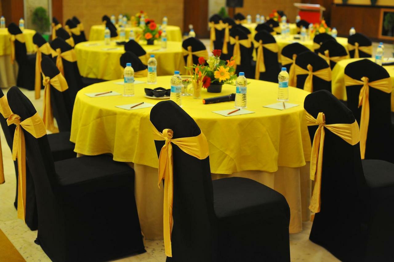 Pipul Padmaja Premium Hotel Bhubaneswar Exterior photo
