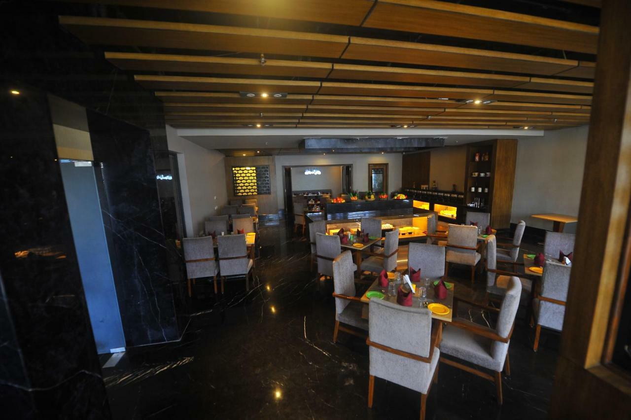 Pipul Padmaja Premium Hotel Bhubaneswar Exterior photo