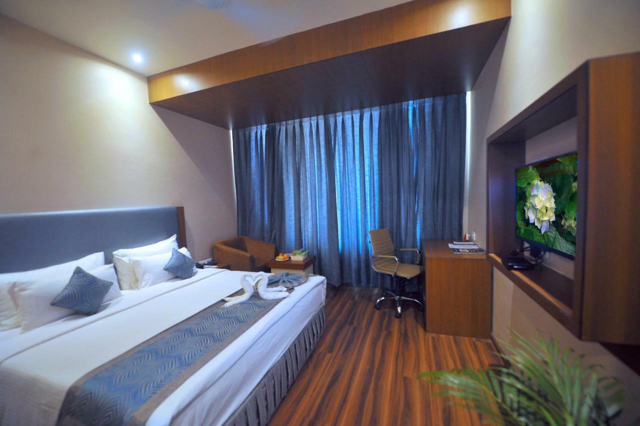 Pipul Padmaja Premium Hotel Bhubaneswar Exterior photo